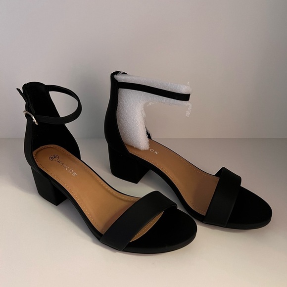 New, never worn woman’s size 8 summer shoe. - Picture 2 of 4